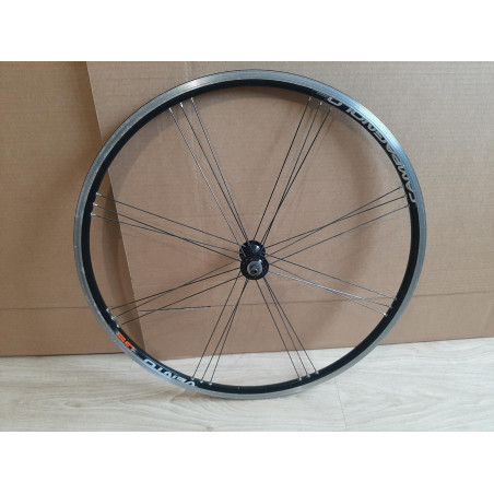 Roue avant campagnolo vento G3 700c HUB CAMPAGNOLO  jante à pneu 24H