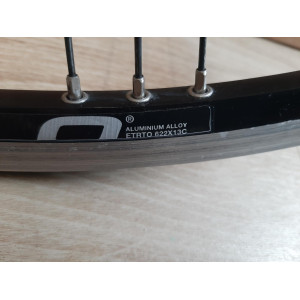 Roue avant campagnolo vento G3 700c HUB CAMPAGNOLO  jante à pneu 24H