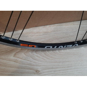 Roue avant campagnolo vento G3 700c HUB CAMPAGNOLO  jante à pneu 24H
