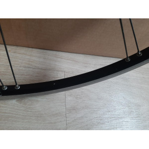 Roue avant campagnolo vento G3 700c HUB CAMPAGNOLO  jante à pneu 24H