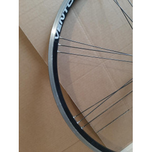 Roue avant campagnolo vento G3 700c HUB CAMPAGNOLO  jante à pneu 24H