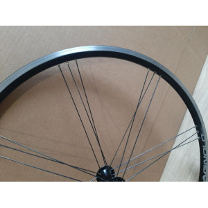 Roue avant campagnolo vento G3 700c HUB CAMPAGNOLO  jante à pneu 24H