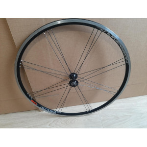 Roue avant campagnolo vento G3 700c HUB CAMPAGNOLO  jante à pneu 24H
