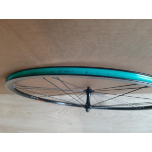 Roue avant campagnolo vento G3 700c HUB CAMPAGNOLO  jante à pneu 24H