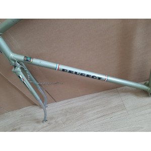 Rear dropouts spacing 123mm on vintage Peugeot frame