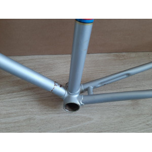 Decalques originais Reynolds 531 no tubo vertical do quadro Peugeot