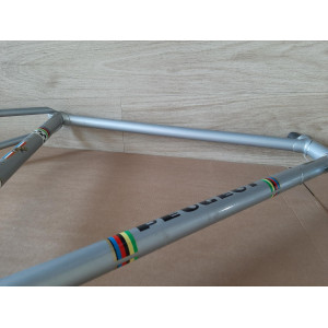 Seat tube top opening measurement detail