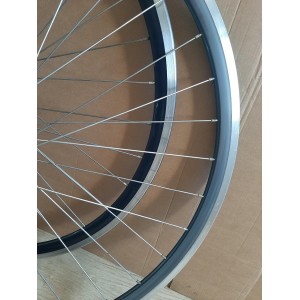 Vintage 700C clincher wheelset overall