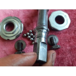 Stronglight bottom bracket 35x100 French thread 125 mm triple chainset BP7