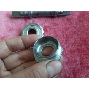 Stronglight bottom bracket 35x100 French thread 125 mm triple chainset BP7