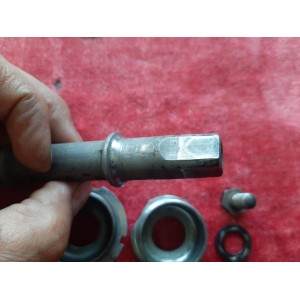 Stronglight bottom bracket 35x100 French thread 125 mm triple chainset BP7