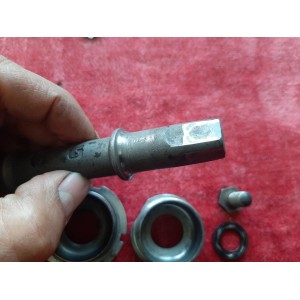 Stronglight bottom bracket 35x100 French thread 125 mm triple chainset BP7