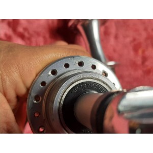 MAVIC 501 hub shell wear pattern