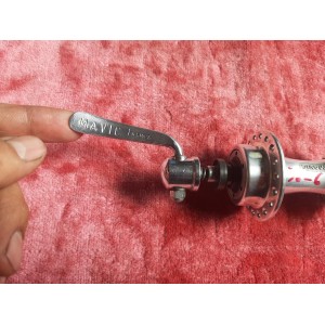 Buje trasero MAVIC 500 RD – detalle del cuerpo y brida