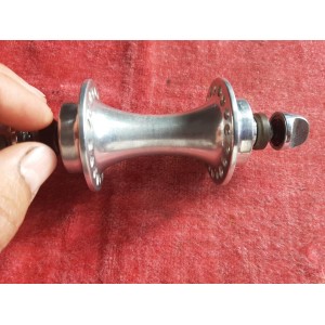 Axle thread and locknut detail of Mavic 500 550 hub