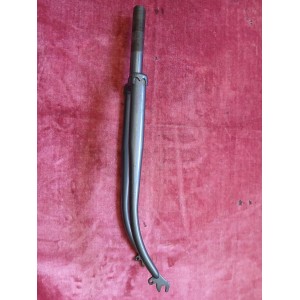 Garfo aço 148mm detalhe da curvatura