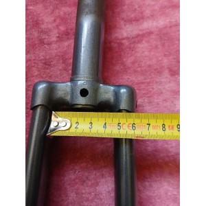 Garfo aço 148mm em posição de montagem