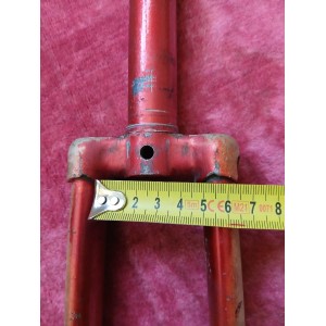 Detalhe olhal para travão – forqueta bicicleta 650B