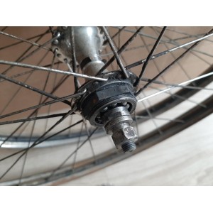 2 Roues 700B 28 x1 1/2 chapeau de gendarme GRAISSEUR ancien vélo 88/112.8mm RO21