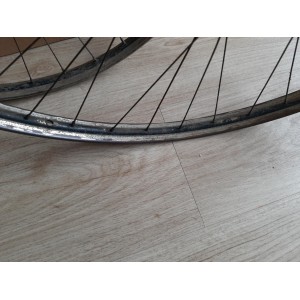 2 Roues 700B 28 x1 1/2 chapeau de gendarme GRAISSEUR ancien vélo 88/112.8mm RO21