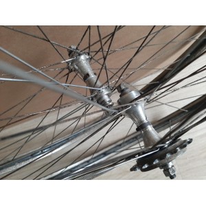 2 Roues 700B 28 x1 1/2 chapeau de gendarme GRAISSEUR ancien vélo 88/112.8mm RO21