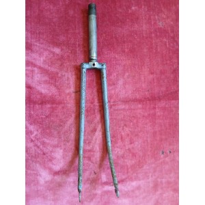 Dettaglio cannotto filettato 25.4x1.06 e testa forcella acciaio vintage