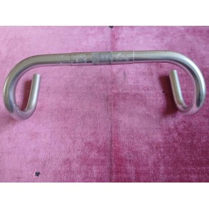 Manubrio Cinelli Giro d'Italia 26,4-420mm alluminio vista frontale