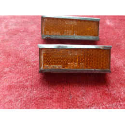 Rear face CIBIE catadioptre with fixing hardware detail