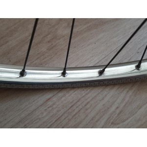 Roue avant RIGIDA Chrolux 650B vue de trois quarts