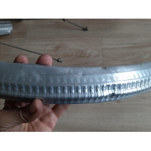 Misurazione della larghezza di 58 mm su parafango LE NERVUREX