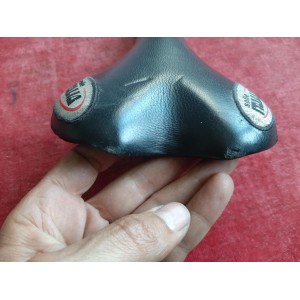 Fixation chariot de selle et marquage de fabrication