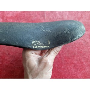 Vue de dessous structure aluminium Selle Italia