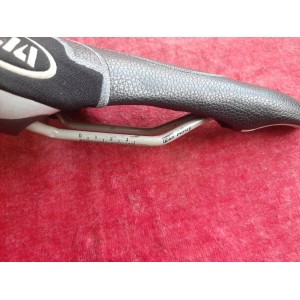Fixation des rails sur le châssis selle ITALIA