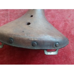 VERYBEST 24A saddle nose close-up