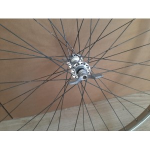 Roda dianteira vintage montada com cubo ATOM original