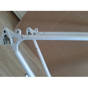 Particolare vernice blu originale con tracce di usura superficiale