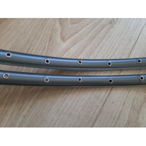 Spoke hole drillings comparison on the pair of Mavic GP4 rims