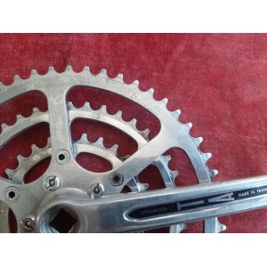 Vue arrière des trois plateaux 28-40-52 dents pour vélo ancien