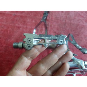 Detalhe dos dentes do prato Shimano Dura-Ace 52T