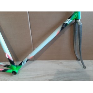 Vérification de l'entraxe arrière de 126 mm au pied à coulisse