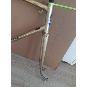 Ponteiras traseiras de 122mm e uniões de soldadura do chassis clássico LIBERIA.