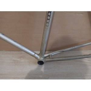 GITANE 700 overall paint patina and minor storage wear