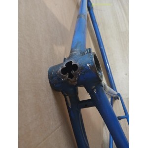 Tubo de sillín y collarín con pintura original y patina de época