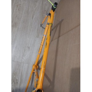 Tubo horizontal y pegatina Reynolds 531