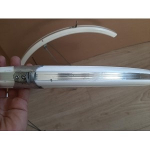 Set beider Schutzbleche übereinandergelegt, Breitenvergleich 40mm