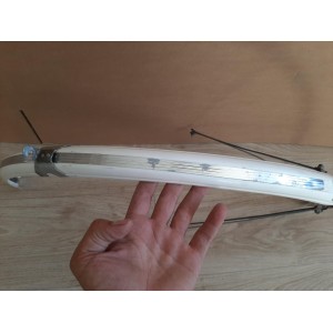 Conjunto exposto ao lado de uma roda 700