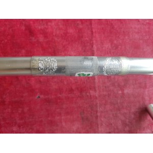 Detalle del acabado del aluminio del manillar
