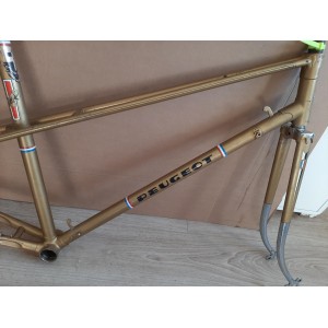 Cuadro Peugeot touring 1978 detalle tubo sillín