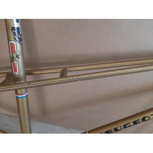 Patte arrière et entretoise 123 mm