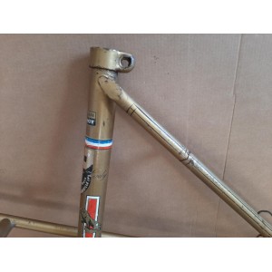 Équerre de fixation du dérailleur